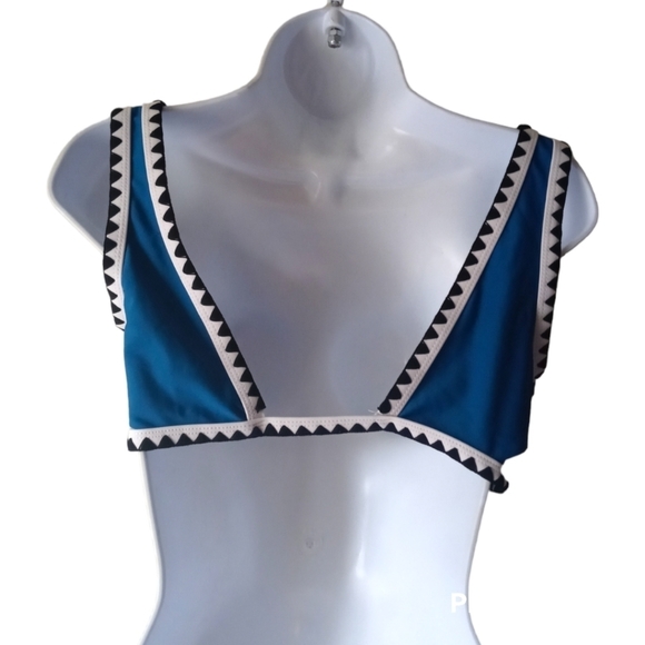 ROMWE Women's Embroidery Triangles Bikini Top . Size L. - Picture 5 of 10